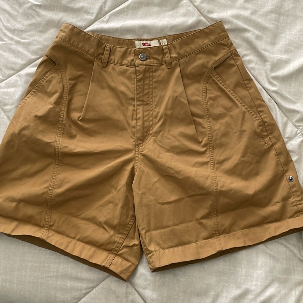 Women’s Fjällräven Vardag Shorts size US 8 great condition